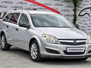 Opel Astra foto 1