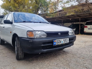 Toyota Starlet foto 1