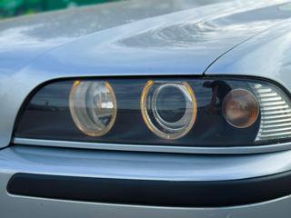 BMW 5 Series foto 3