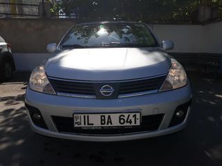 Nissan Tiida foto 6