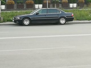 BMW 7 Series foto 1