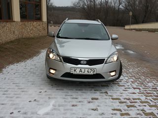 KIA Ceed foto 1