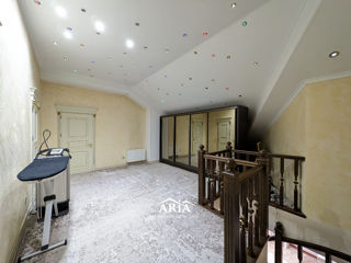 Apartament cu 4 camere, 241 m², Buiucani, Chișinău foto 17