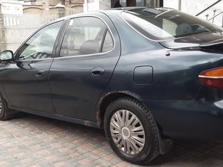 Hyundai Lantra foto 2