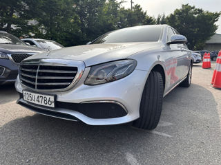 Mercedes E-Class foto 1