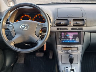 Toyota Avensis foto 12