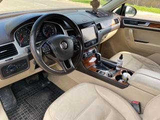 Volkswagen Touareg foto 2