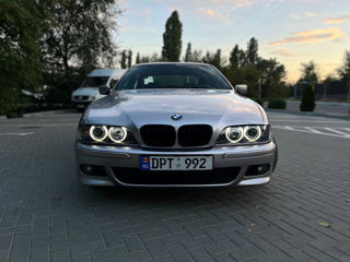 BMW 5 Series foto 3