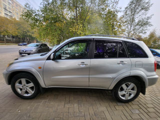 Toyota Rav 4 foto 8