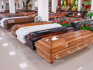 Articole funerare în asortiment: sicrie, coroane, cruci, haine şi pantofi, accesorii înmormântare foto 6