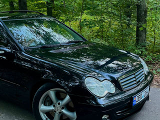 Mercedes C-Class foto 3