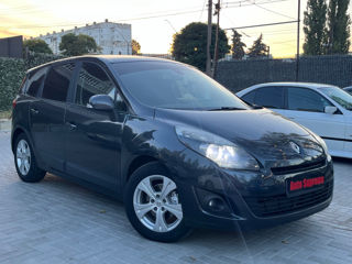 Renault Grand Scenic foto 2