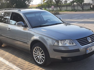 Volkswagen Passat foto 2