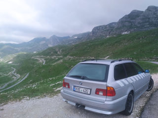 BMW 5 Series foto 5