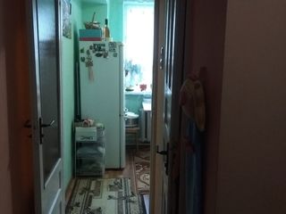 Vind apartament cu o odae in centru Cricova. Schimb pe apartament cu 2-3 cam. foto 8