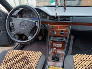 Mercedes E-Class foto 10