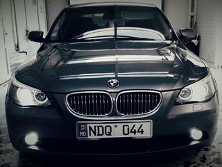 BMW 5 Series foto 1