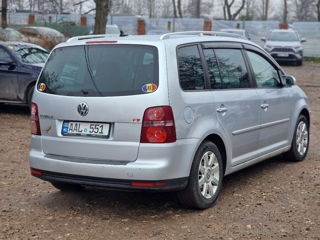 Volkswagen Touran foto 5