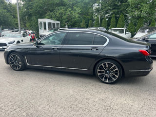 BMW 7 Series foto 3