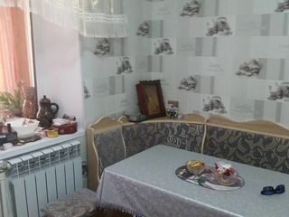 Vânzare apartament 2 camere +balcon mare  mobilat în Soroca    (  27 000 euro  ) foto 4