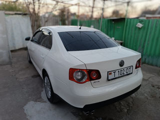 Volkswagen Jetta foto 4