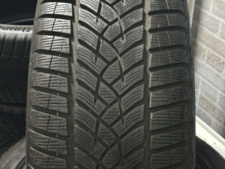 255/45 R20 Good Year iarna foto 2