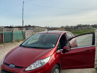 Ford Fiesta foto 3