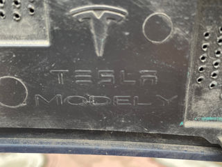 Tesla Y foto 10