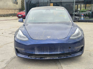 Tesla Model 3 foto 2