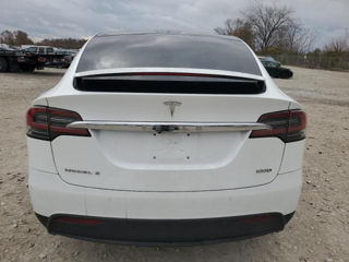 Tesla Model X foto 6