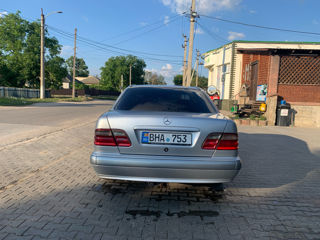 Mercedes E-Class foto 4