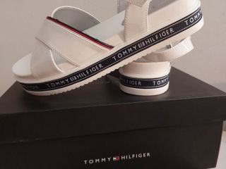 Tommy Hilfiger foto 2