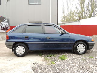 Opel Astra foto 1