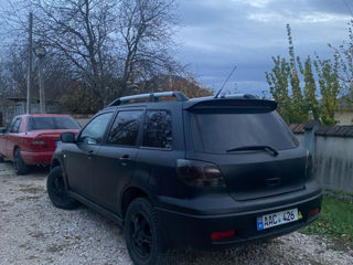 Mitsubishi Outlander foto 2