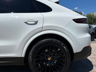 Porsche Cayenne Coupe foto 4