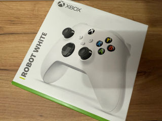 X Box Robot White