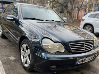 Mercedes C-Class foto 3