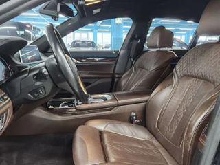 BMW 7 Series foto 5