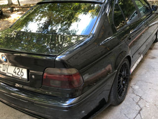 BMW 5 Series foto 2