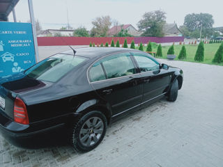 Skoda Superb foto 1