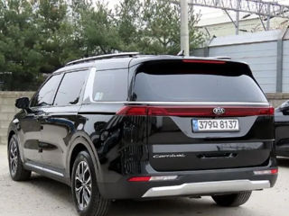 KIA Carnival foto 2