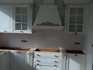 Vopsire mobila ,lemn natural,mdf, patina ,foiță aur. Companie si lucratori italiani,,experienta 30an foto 1