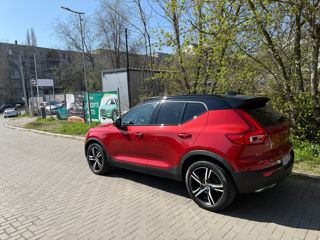 Volvo XC40 фото 6