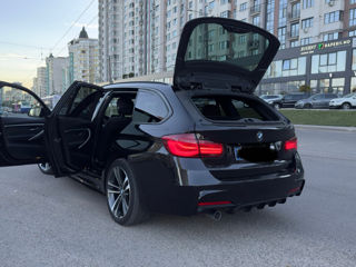 BMW 3 Series Touring foto 4