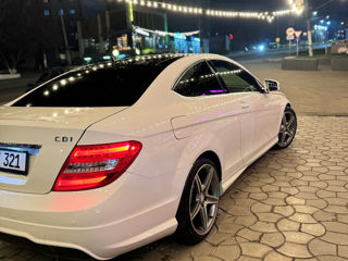 Mercedes C-Class Coupe foto 3