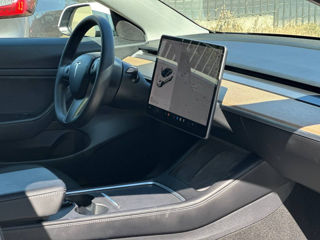 Tesla Model 3 foto 8