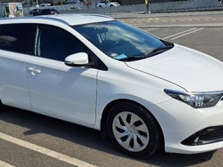 Toyota Auris foto 2