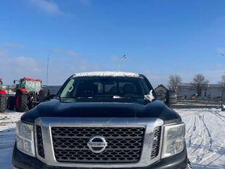 Nissan Titan foto 2