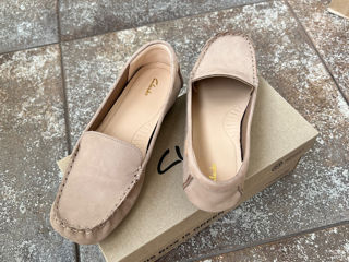 Продам жениские слипоны новые clarks foto 2