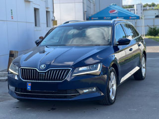 Skoda Superb foto 2